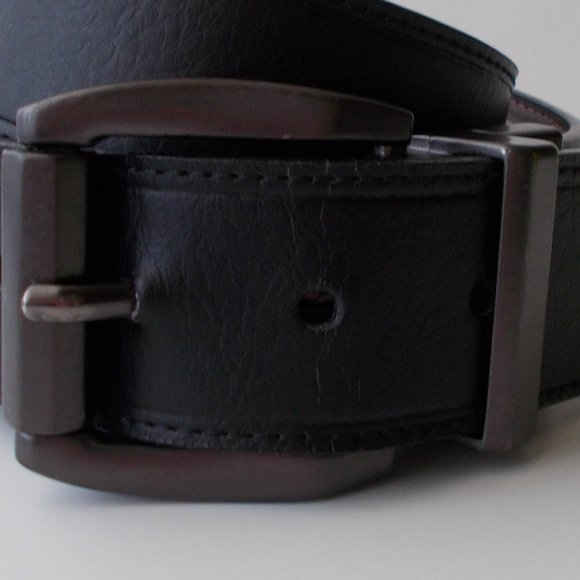 Levi's Men's Reversible 36/90 Black/Brown Ratchet Belt EUC - Picture 2 of 12